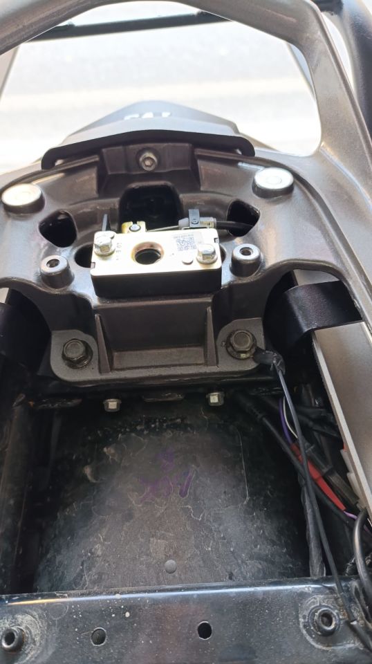 Tvs Raider Çanta Demiri