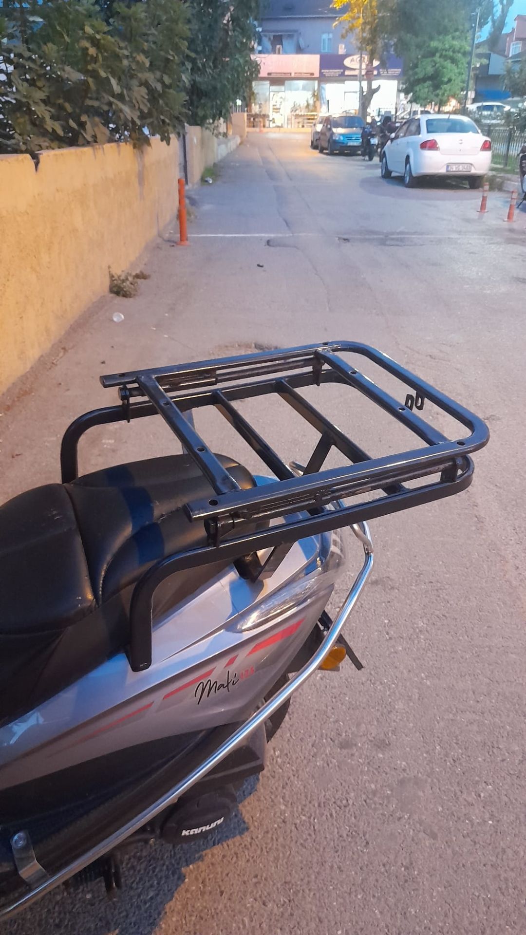 KANUNİ MATİ KIZAKLI KURYE PAKET DEMİRİ