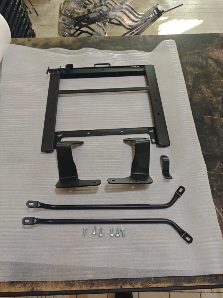 YAMAHA NMAX KIZAKLI KURYE PAKET ÇANTA DEMİRİ