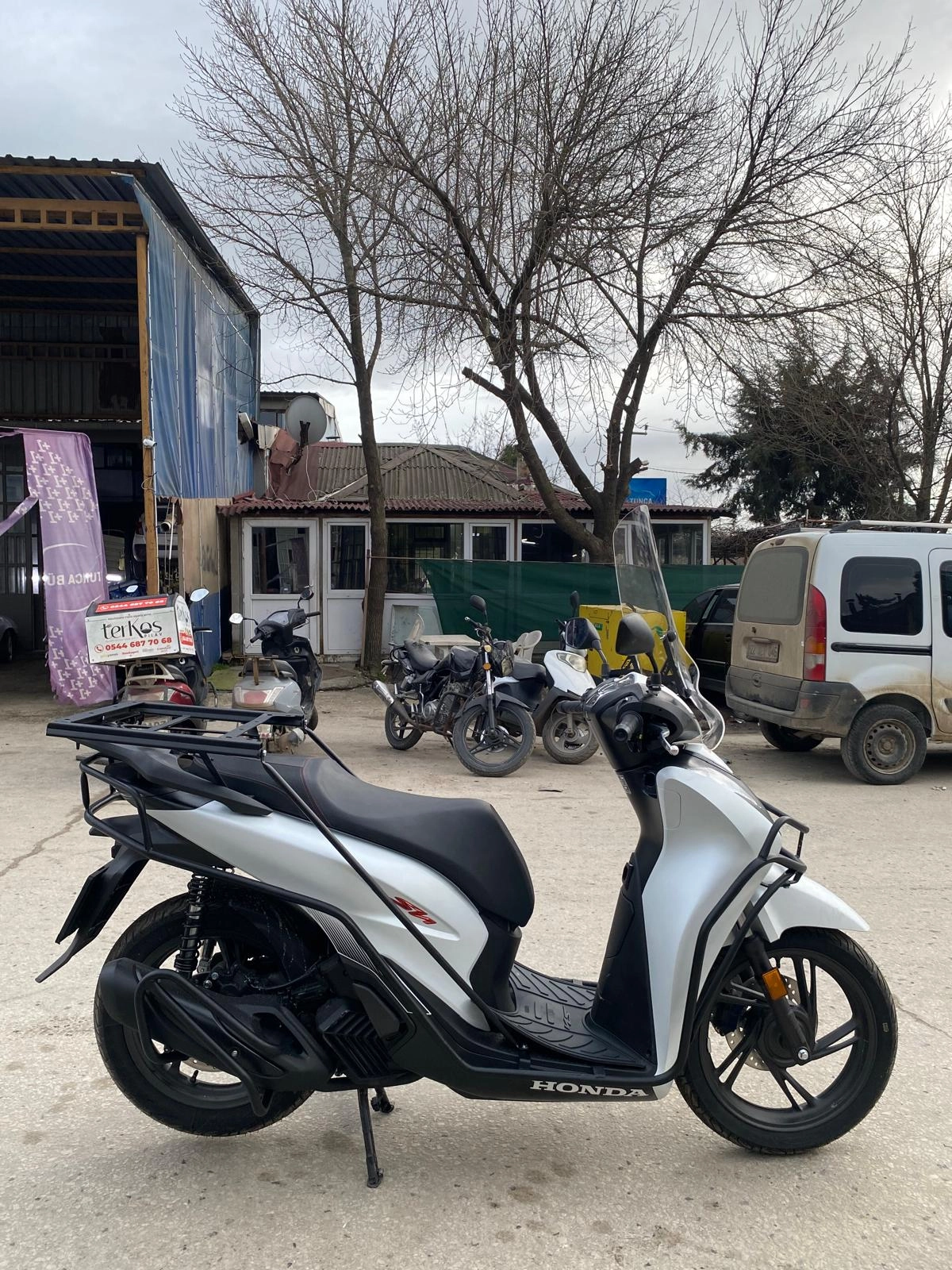 HONDA SH 125 KIZAKLI KURYE PAKET DEMİRİ