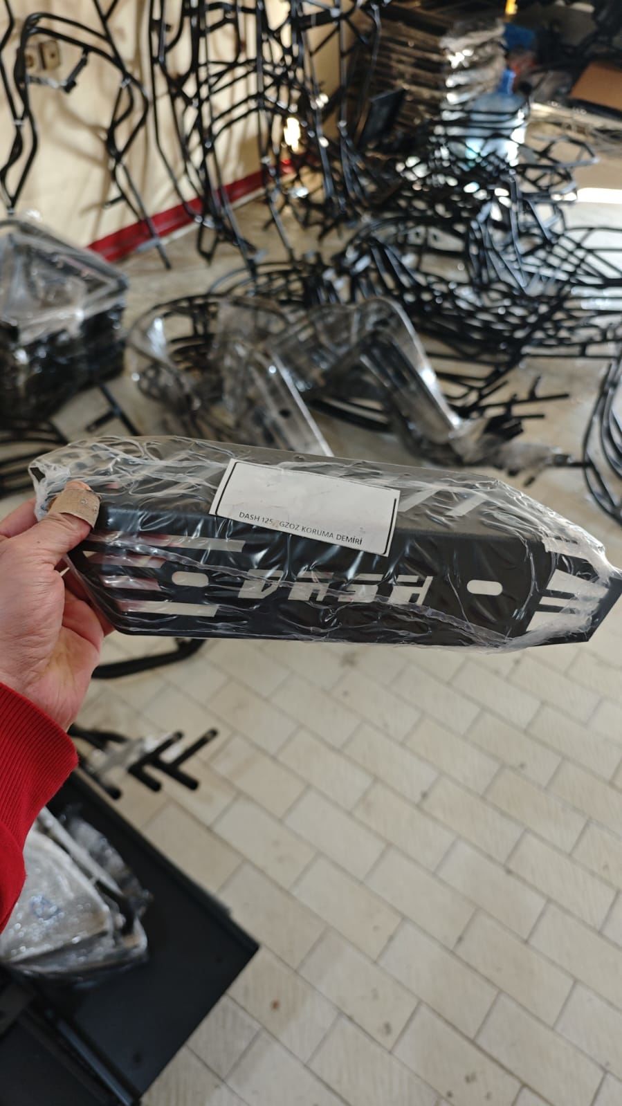 HERO DASH 125 EGZOZ KORUMA DEMİRİ