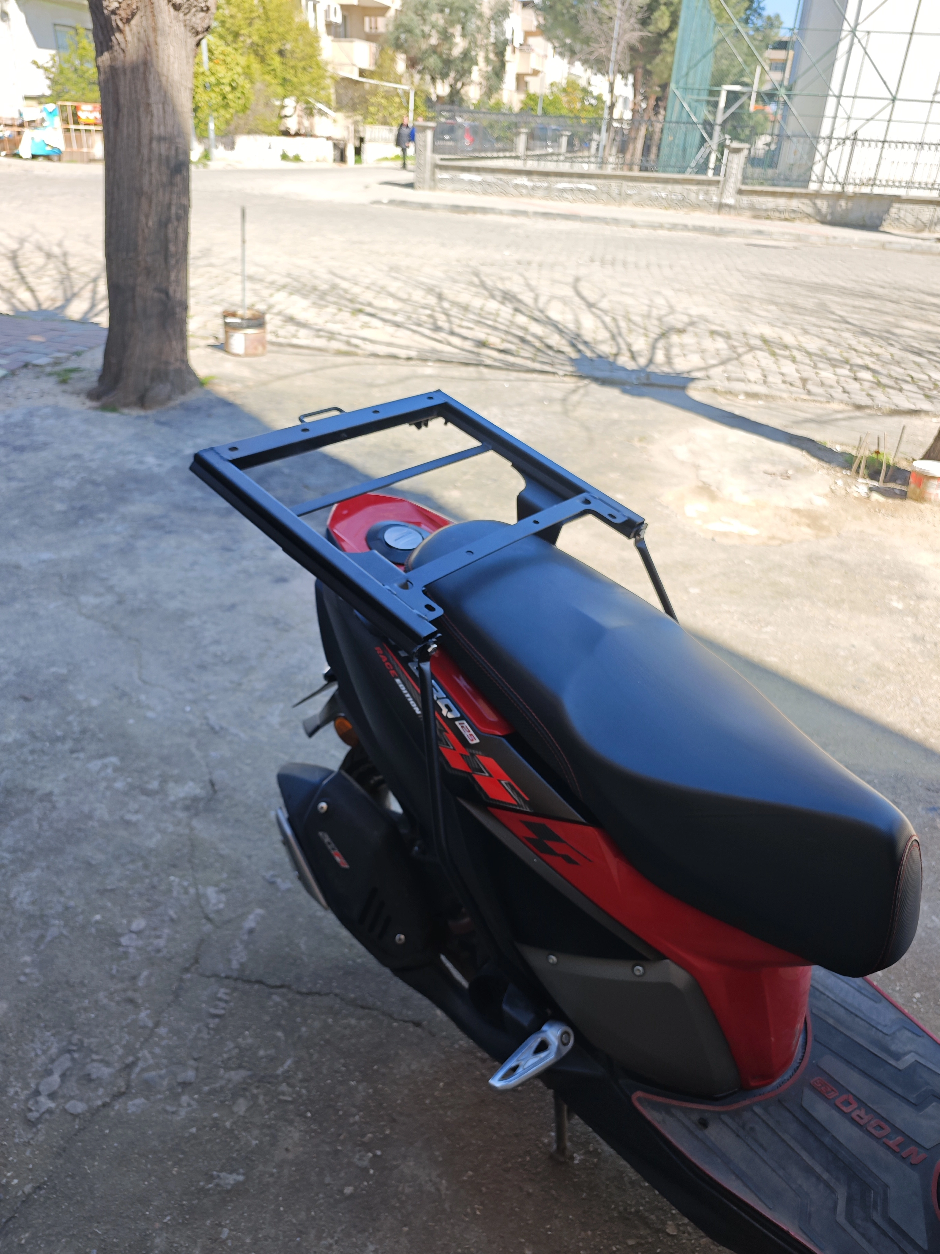 TVS NTORQ KIZAKLI KURYE PAKET ÇANTA DEMİRİ 