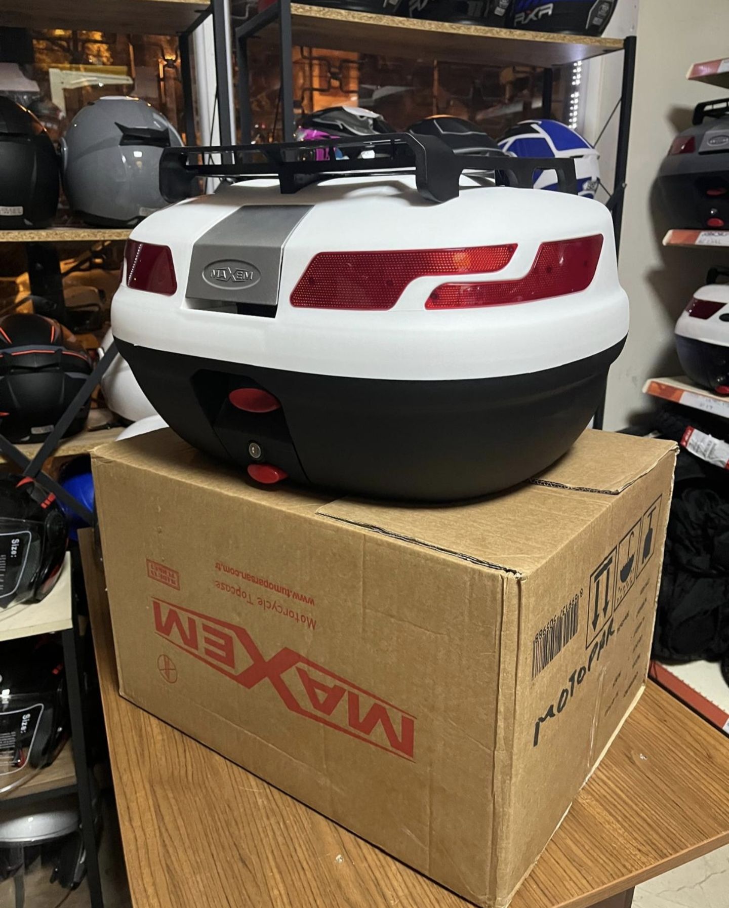 Maxem 45 SL Beyaz  Sırt Dayama Üst Bagajli Topcase Çanta