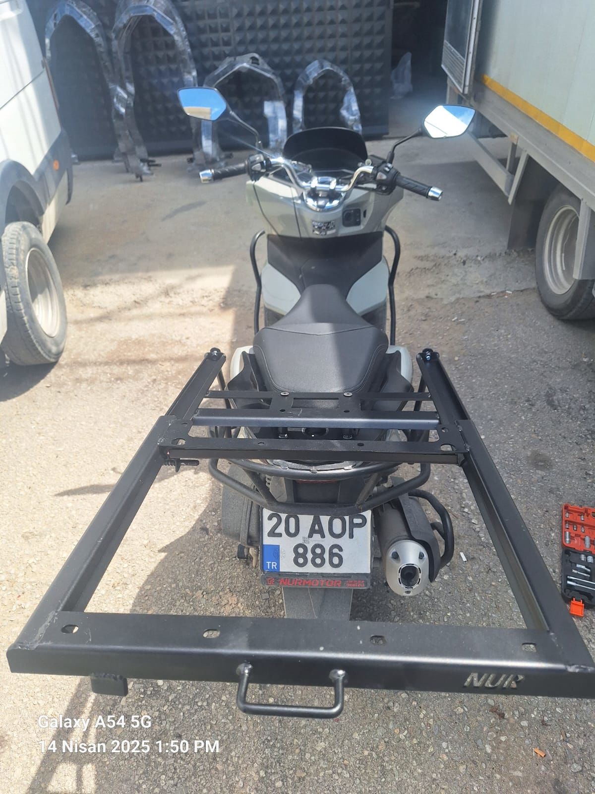 HONDA PCX 2014-2025 KIZAKLI DESTKEKLİ ÇANTA DEMİRİ