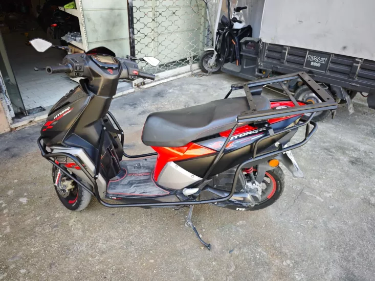 TVS NTORQ KORUMA VE KIZAKLI ÇANTA DEMİRİ