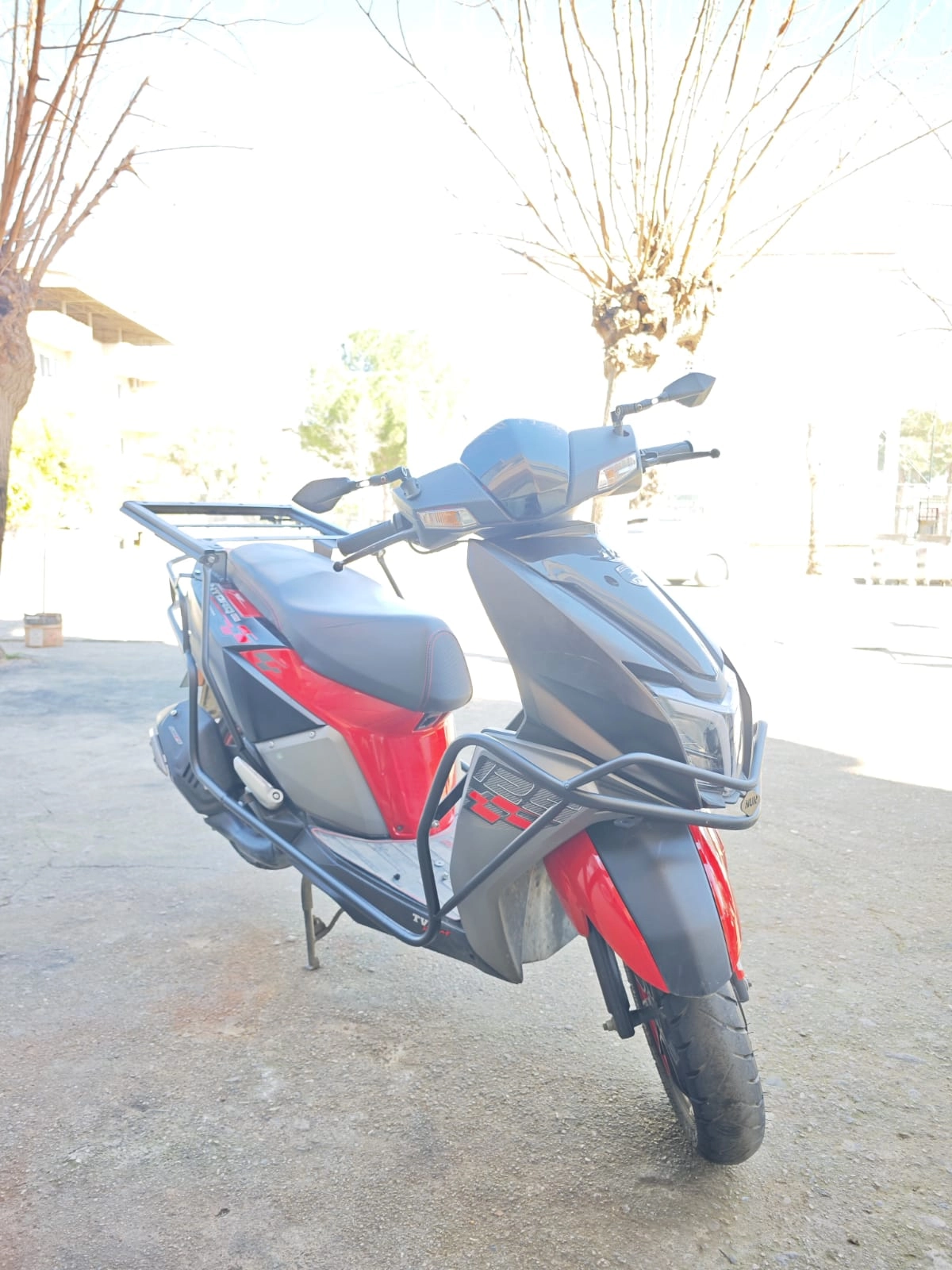 TVS NTORQ KORUMA VE KIZAKLI ÇANTA DEMİRİ