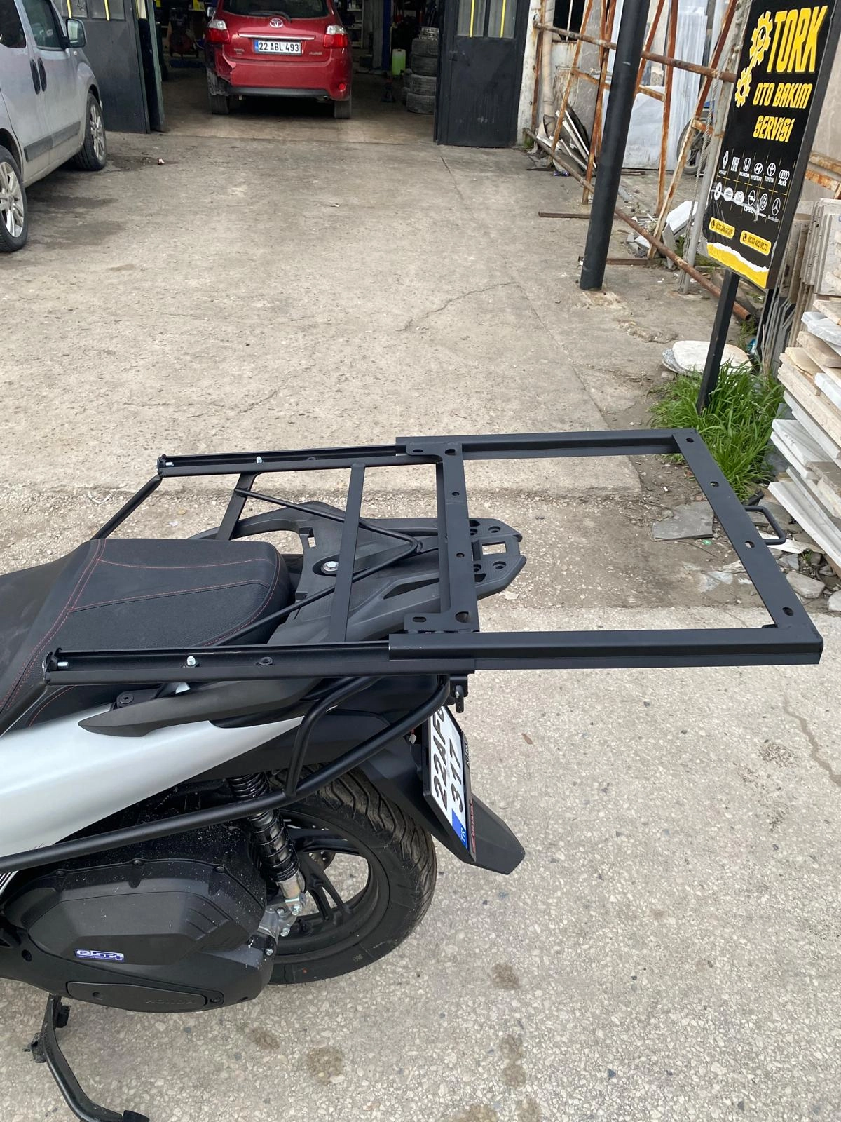 HONDA SH 125 KIZAKLI KURYE PAKET DEMİRİ