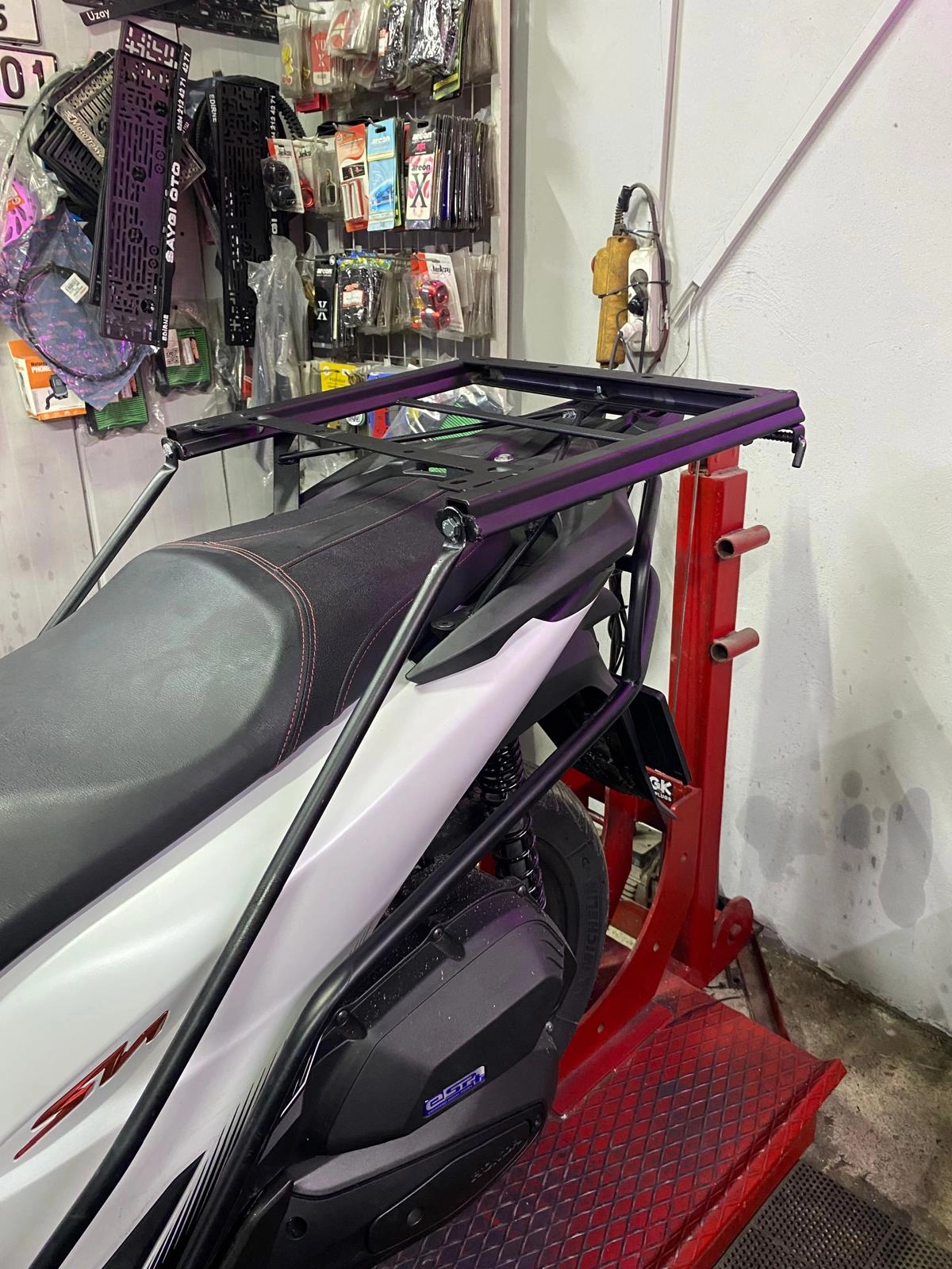 HONDA SH 125 KIZAKLI KURYE PAKET DEMİRİ